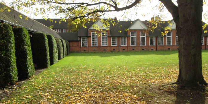 merl-exterior